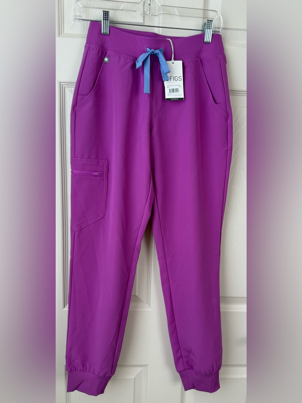 FIGS Women’s **limited edition color ultra-berry **XS set - Picture 6 of 8